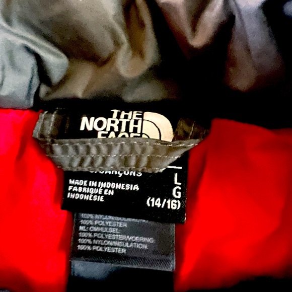 North Face- Boy’s L puffer jacket - Picture 2 of 3